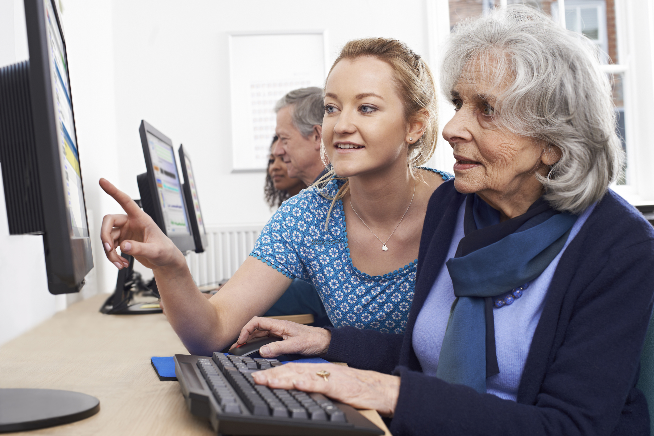 Senior Computer Classes: Recommended Online Programs & Tutorials  Crestwood Manor