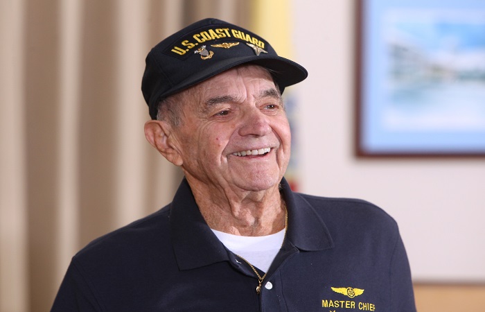 senior man in veterans atire